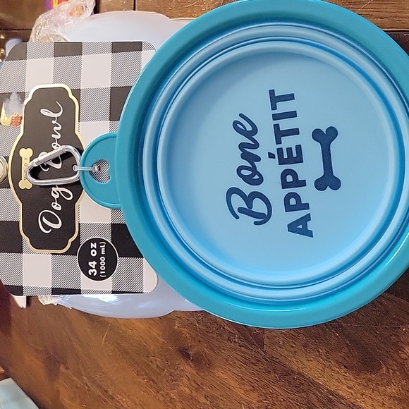 Collapsible dog bowl - Picture 1 of 4